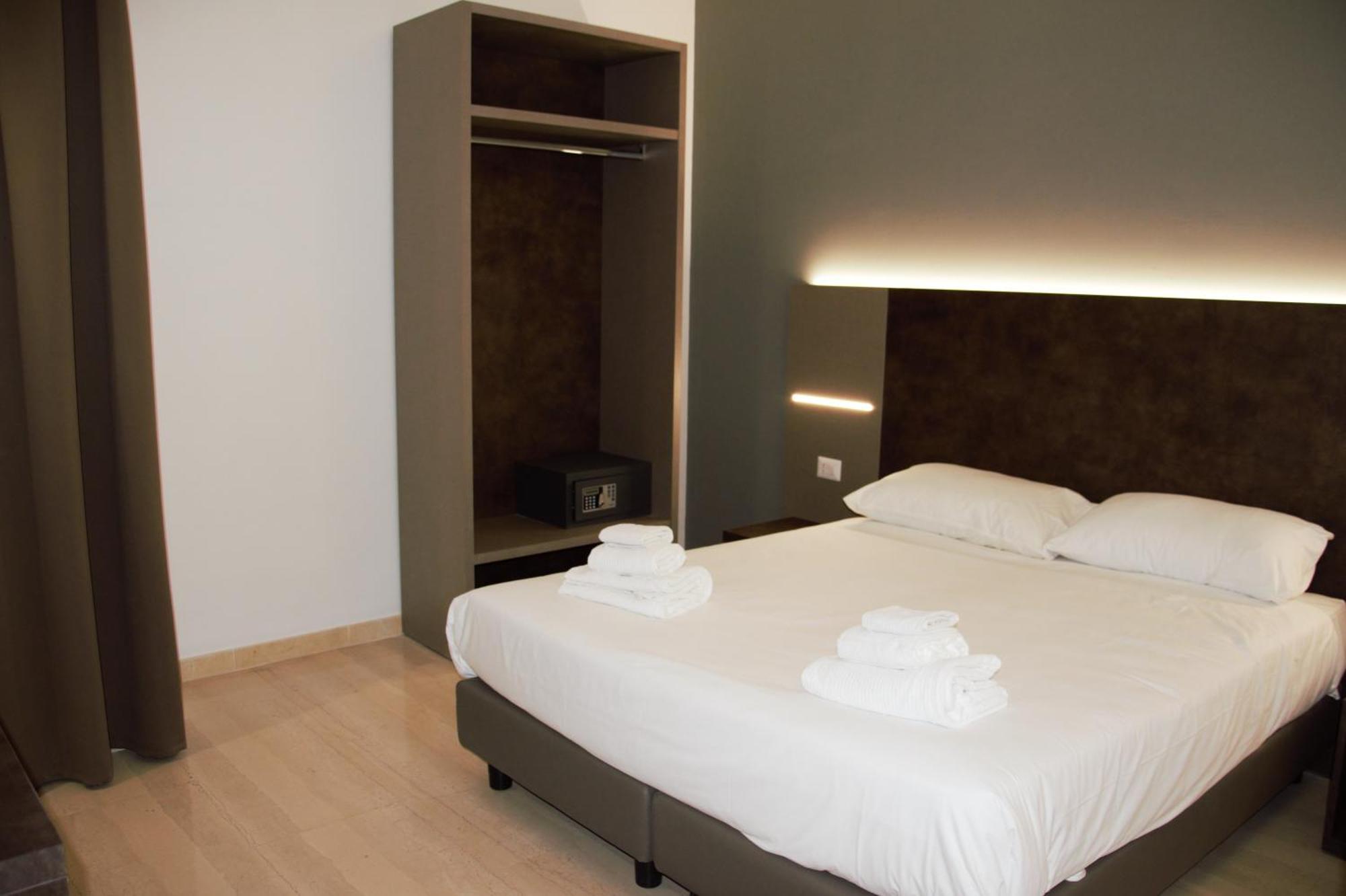 Domus Dea By Trinita * Rom