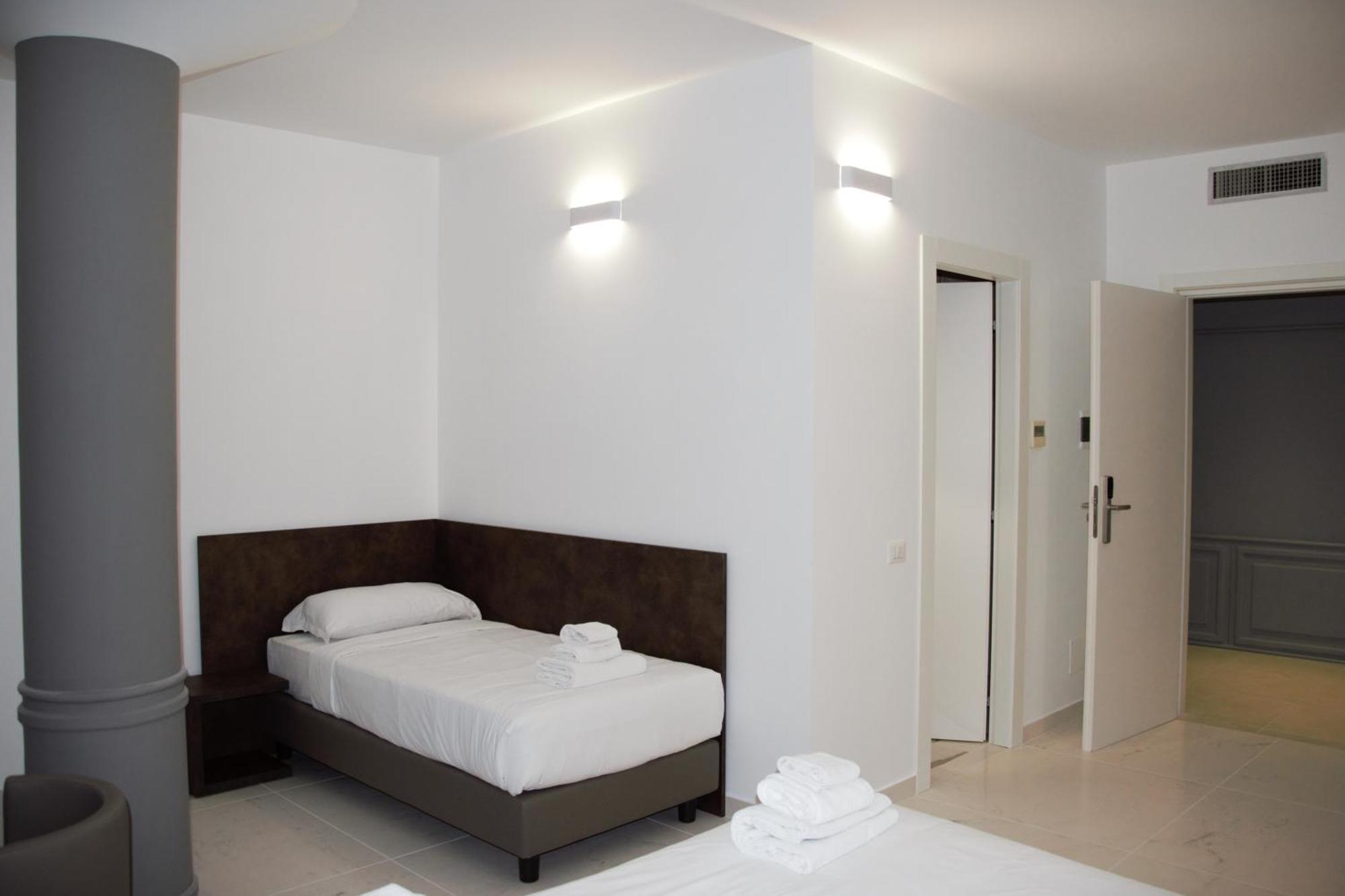 Domus Dea By Trinita * Rom